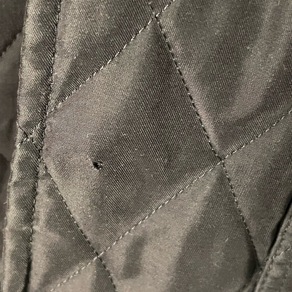 Burberry Black Quilted Jacket w/corduroy collar & Classic Nova Check lining. - Picture 4 of 14